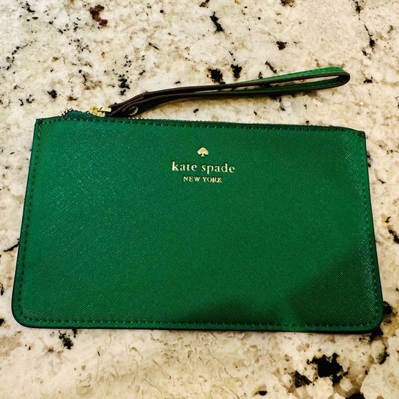 kate spade Handbags - Kate Spade NWOT flat wristlet